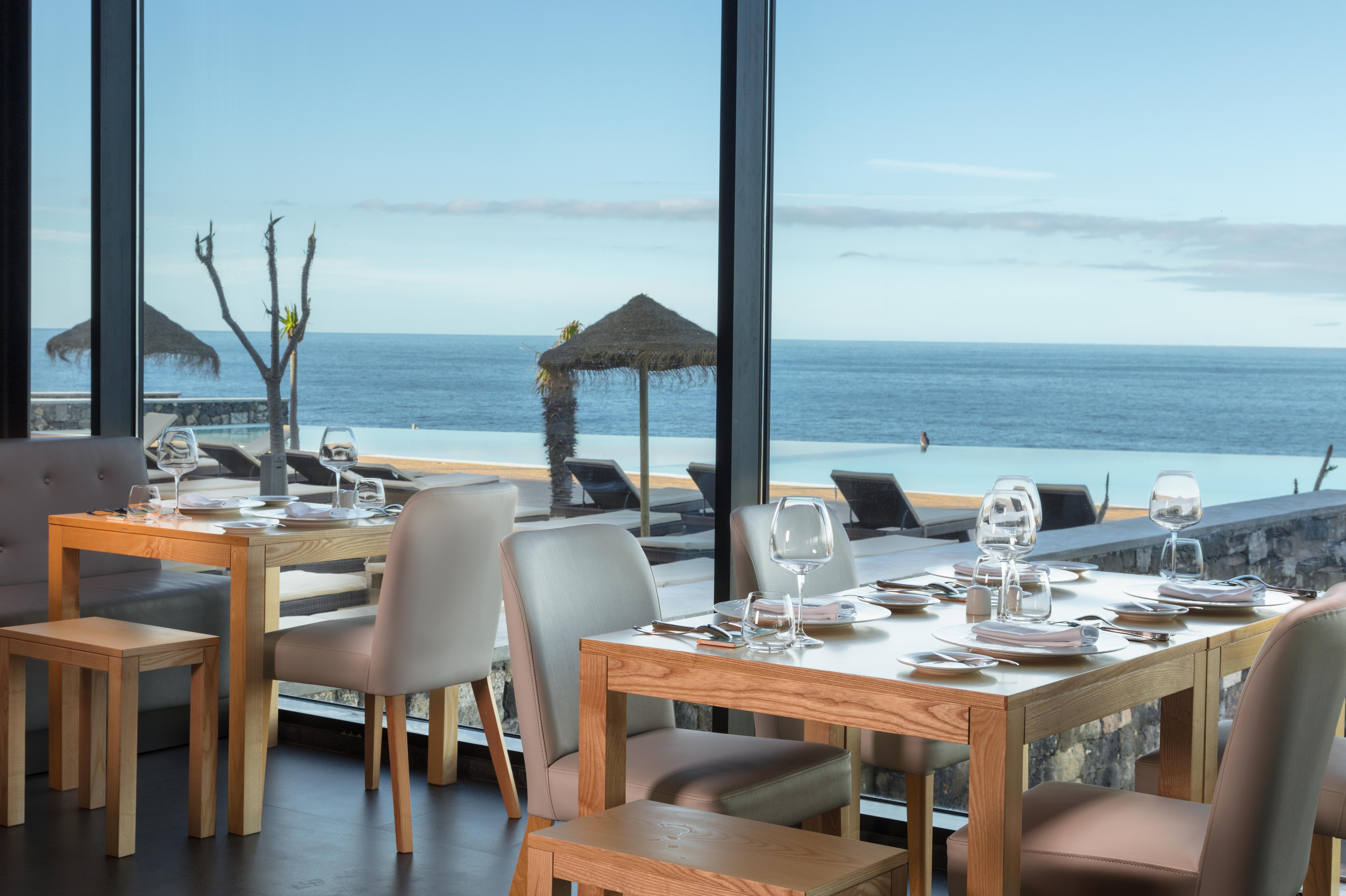 Pedras Do Mar Resort & Spa Fenais da Luz Exterior photo Restaurant