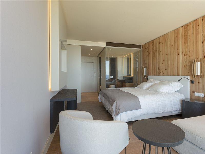 Pedras Do Mar Resort & Spa Fenais da Luz Exterior photo A room at the Hotel 7132 Summit