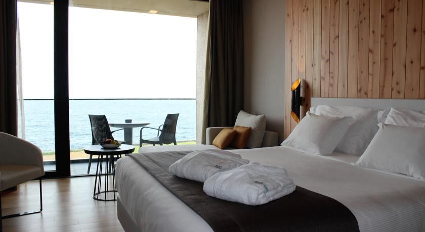 Pedras Do Mar Resort & Spa Fenais da Luz Exterior photo A room at the hotel