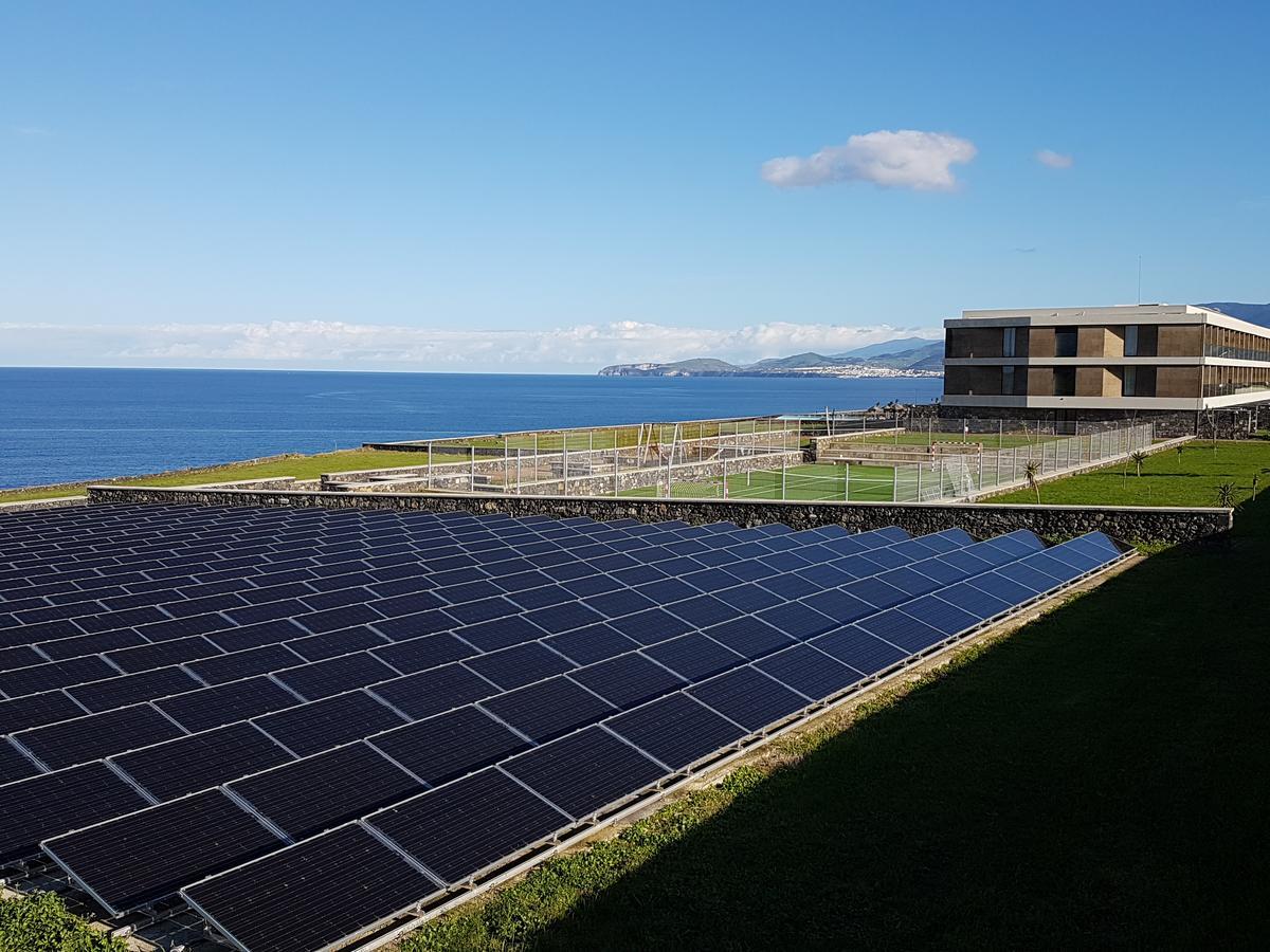 Pedras Do Mar Resort & Spa Fenais da Luz Exterior photo Solar panels at the University of Plymouth