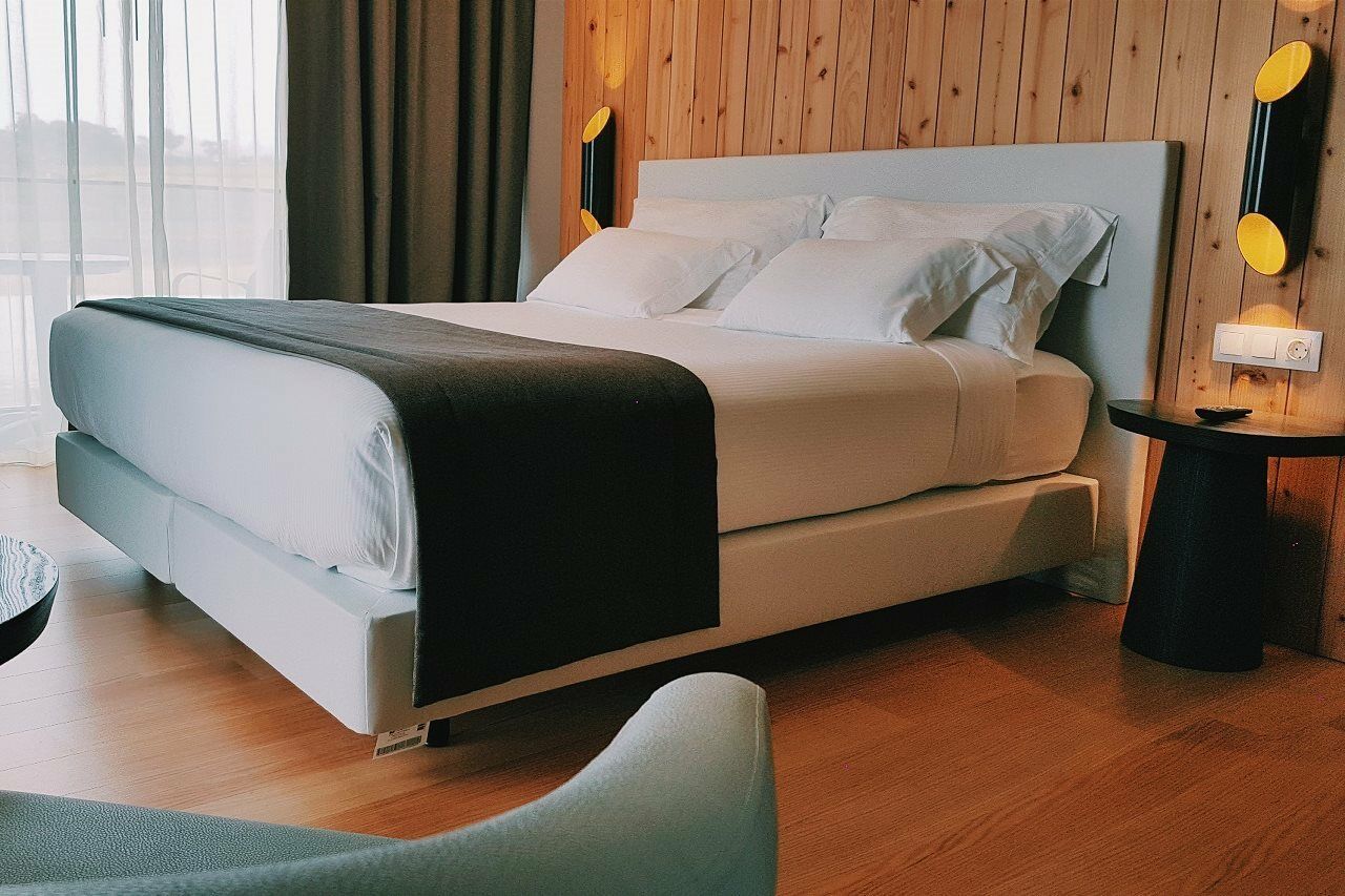 Pedras Do Mar Resort & Spa Fenais da Luz Exterior photo A modern bedroom